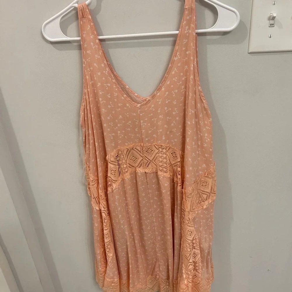 Tank Top - Picture 2 of 5